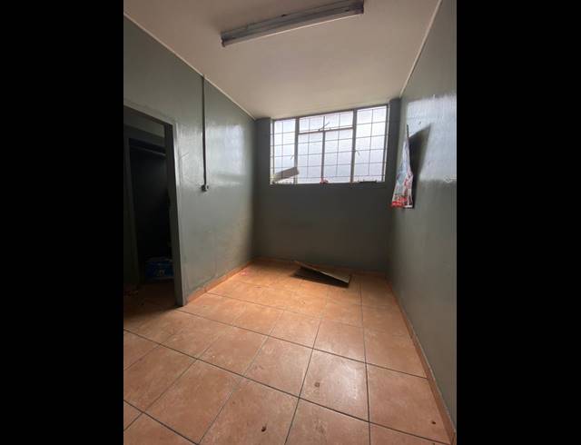 285M² WAREHOUSE TO LET IN SPARTAN